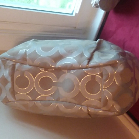 COACH CARRIAGE COLLECTION Cream Satin SIGNATURE SHOULDER EC - Picture 11 of 14